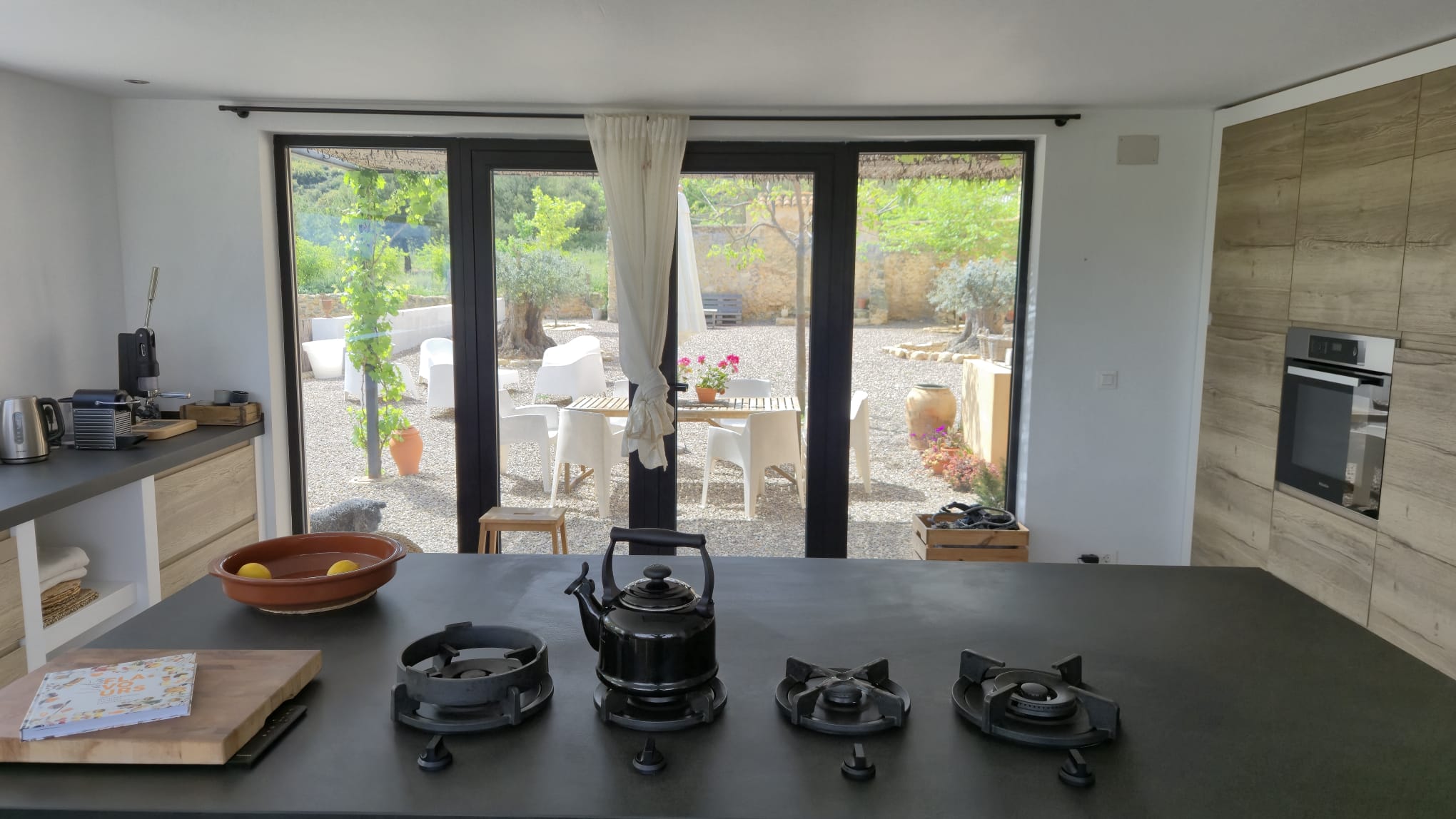 B&B te koop in Almansa: Unieke Off-grid Finca met Toeristische Licentie