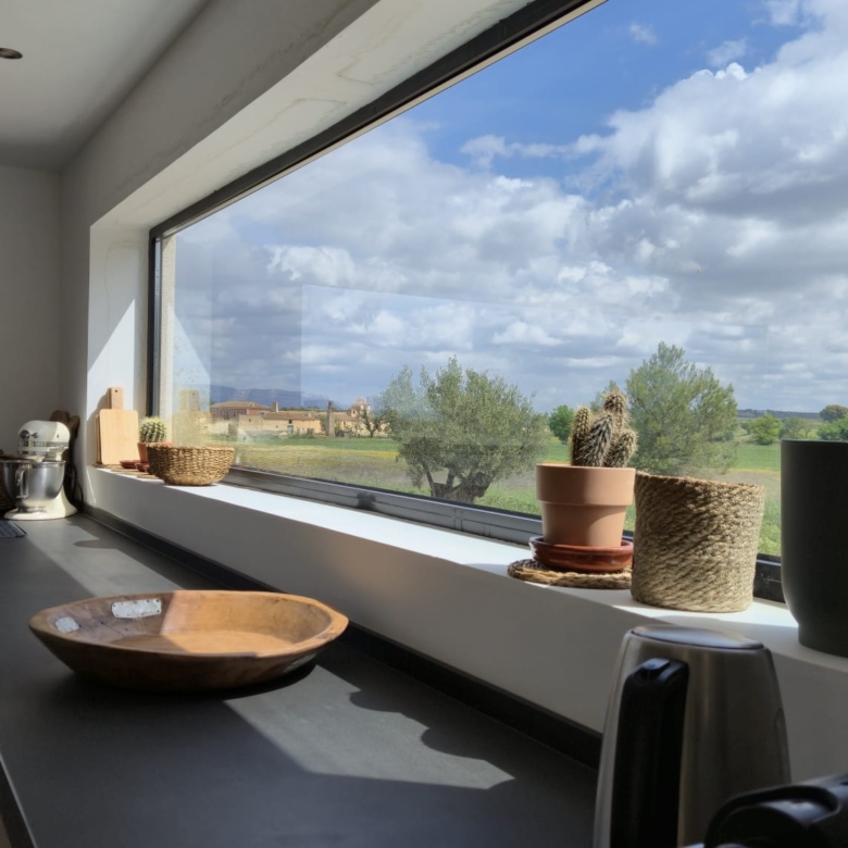 B&B te koop in Almansa: Unieke Off-grid Finca met Toeristische Licentie