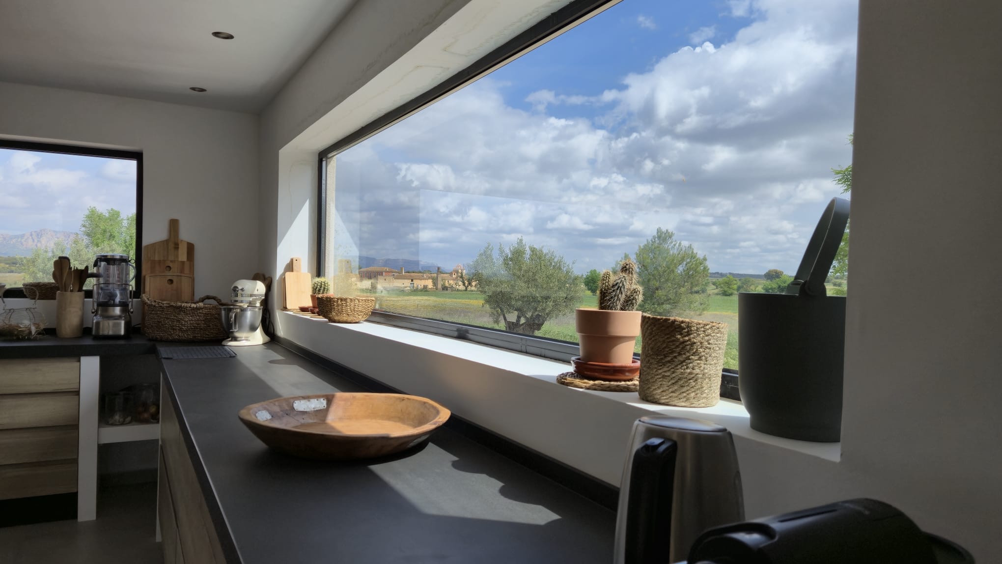 B&B te koop in Almansa: Unieke Off-grid Finca met Toeristische Licentie