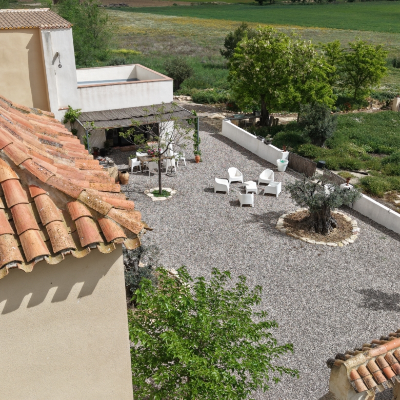 B&B te koop in Almansa: Unieke Off-grid Finca met Toeristische Licentie
