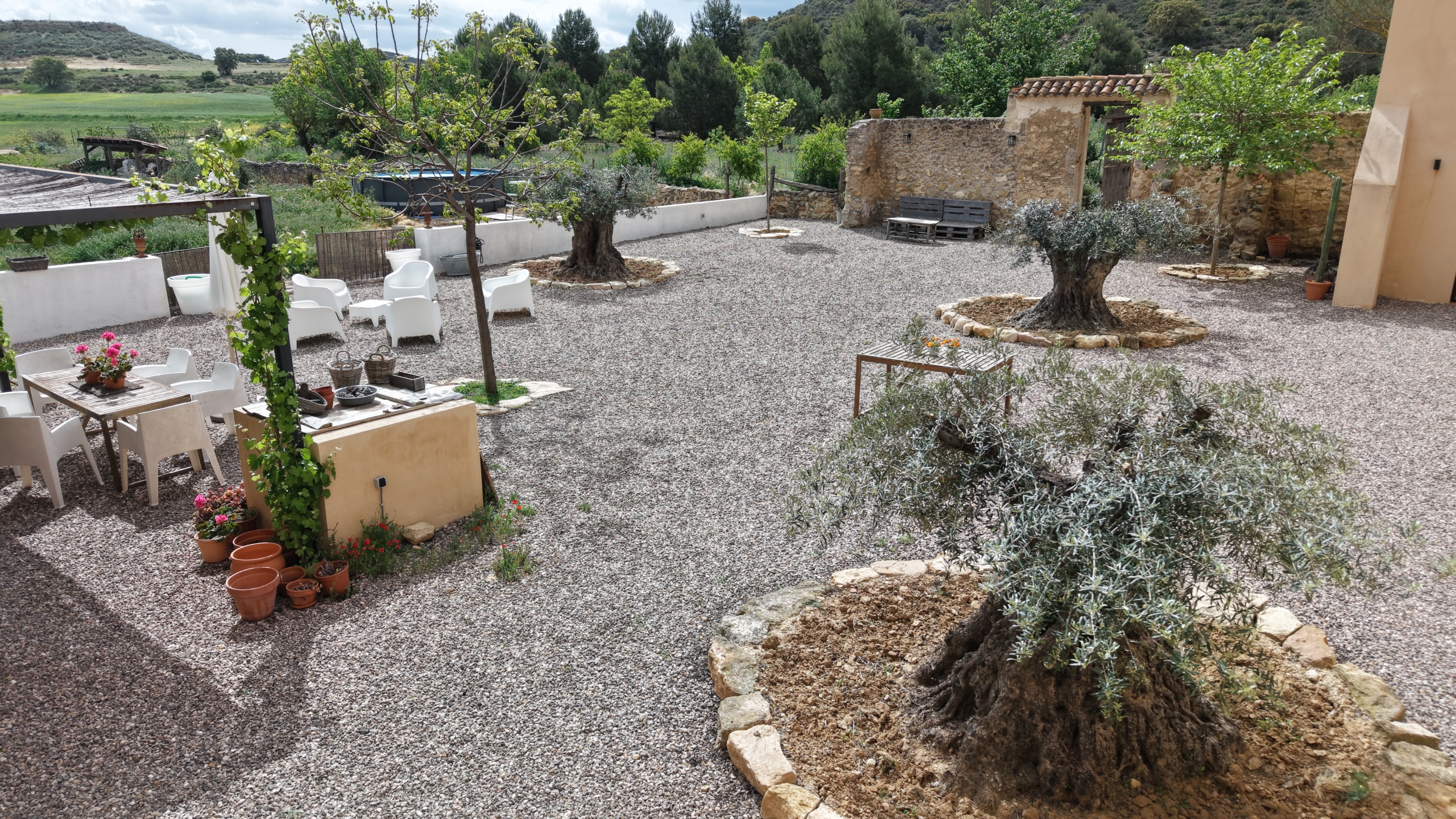 B&B te koop in Almansa: Unieke Off-grid Finca met Toeristische Licentie