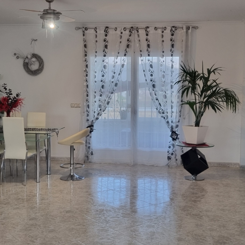 Unieke luxe villa met gastenverblijf en privézwembad te koop in Hondón de los Frailes