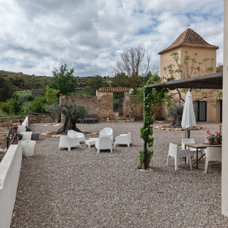 B&B te koop in Almansa: Unieke Off-grid Finca met Toeristische Licentie