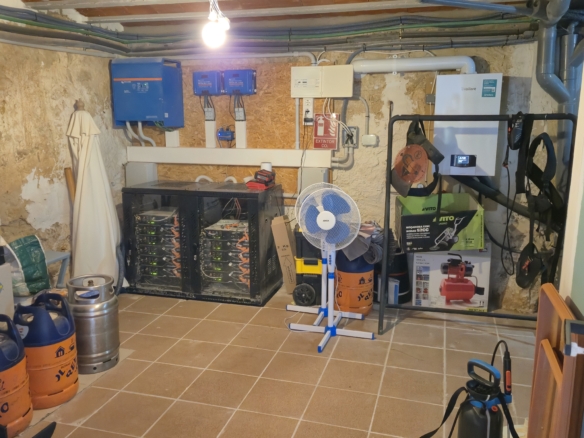 B&B te koop in Almansa: Unieke Off-grid Finca met Toeristische Licentie