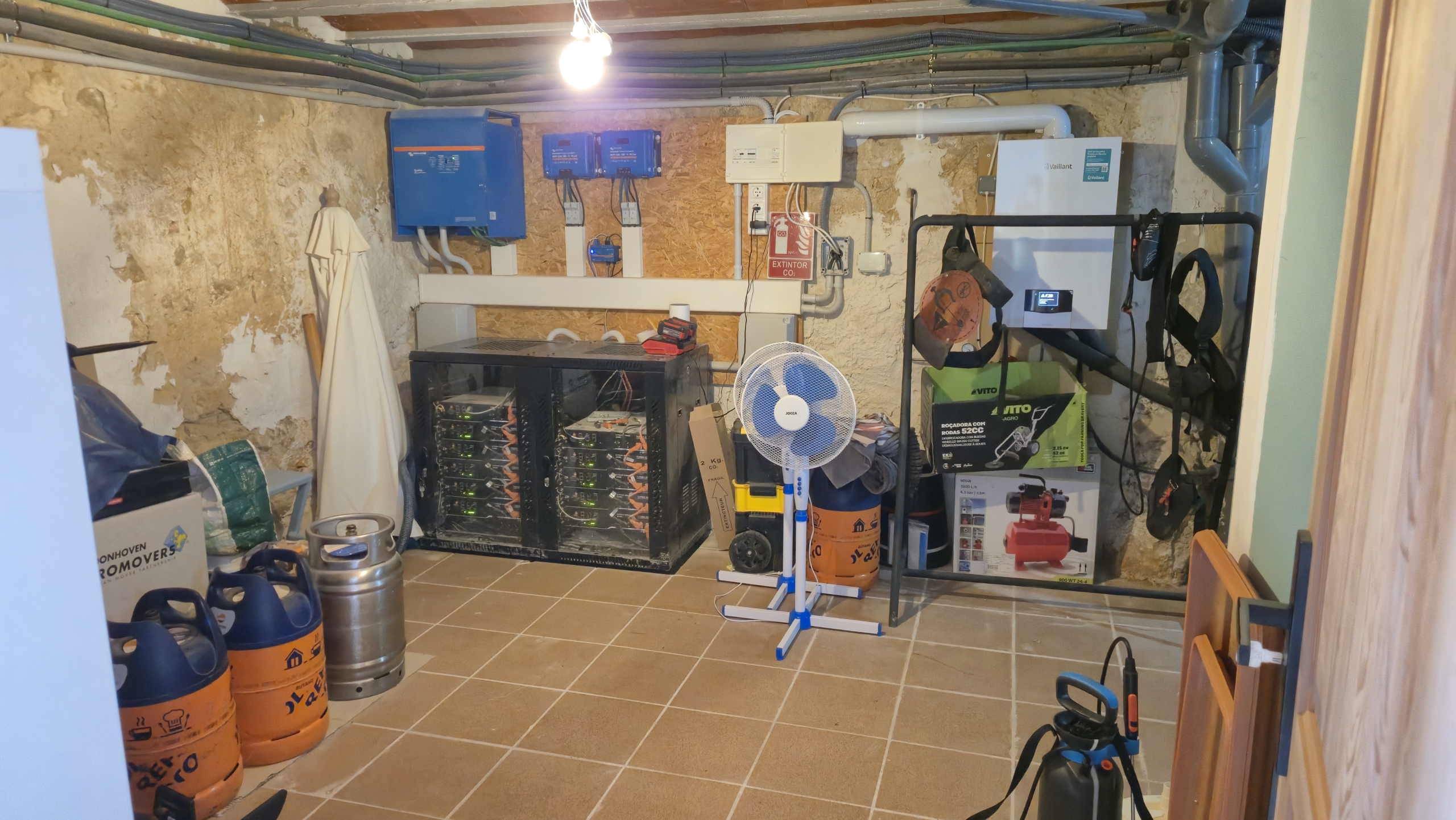 B&B te koop in Almansa: Unieke Off-grid Finca met Toeristische Licentie