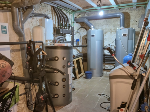 B&B te koop in Almansa: Unieke Off-grid Finca met Toeristische Licentie