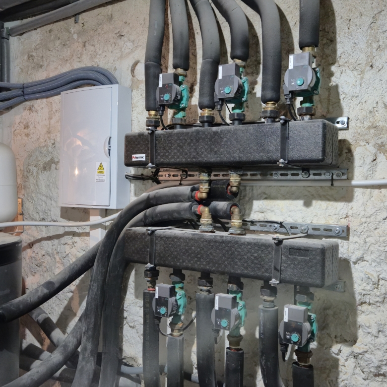 B&B te koop in Almansa: Unieke Off-grid Finca met Toeristische Licentie
