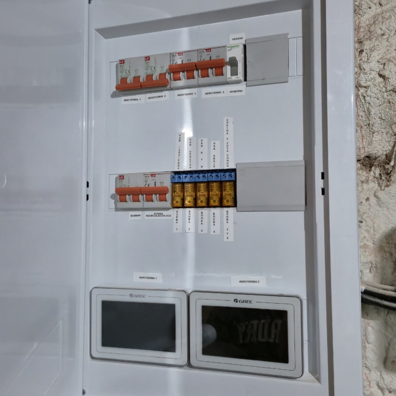 B&B te koop in Almansa: Unieke Off-grid Finca met Toeristische Licentie