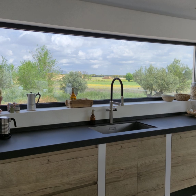 B&B te koop in Almansa: Unieke Off-grid Finca met Toeristische Licentie