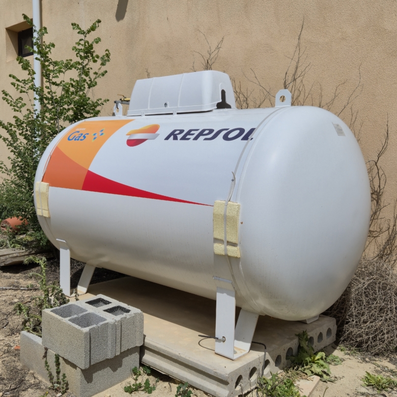 B&B te koop in Almansa: Unieke Off-grid Finca met Toeristische Licentie