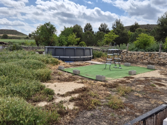 B&B te koop in Almansa: Unieke Off-grid Finca met Toeristische Licentie
