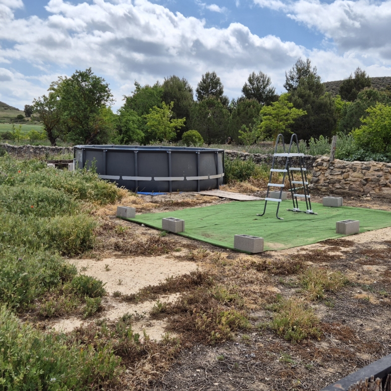 B&B te koop in Almansa: Unieke Off-grid Finca met Toeristische Licentie