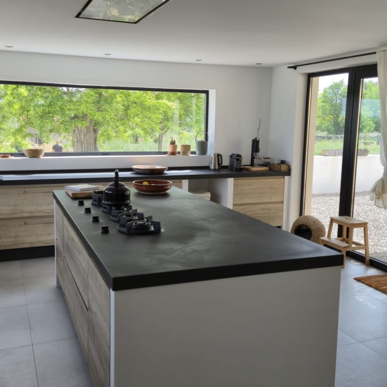 B&B te koop in Almansa: Unieke Off-grid Finca met Toeristische Licentie