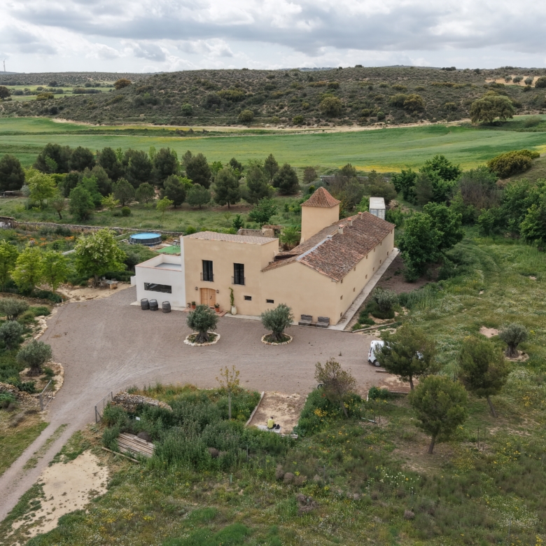 B&B te koop in Almansa: Unieke Off-grid Finca met Toeristische Licentie