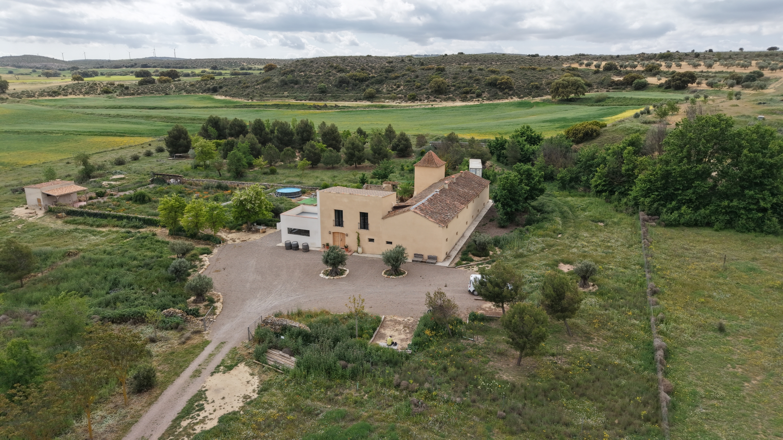 B&B te koop in Almansa: Unieke Off-grid Finca met Toeristische Licentie