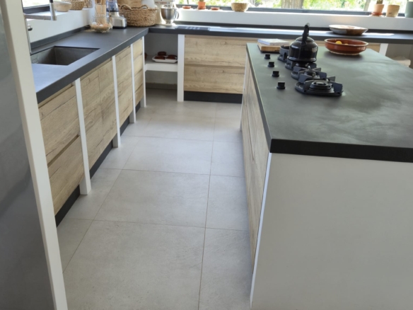 B&B te koop in Almansa: Unieke Off-grid Finca met Toeristische Licentie
