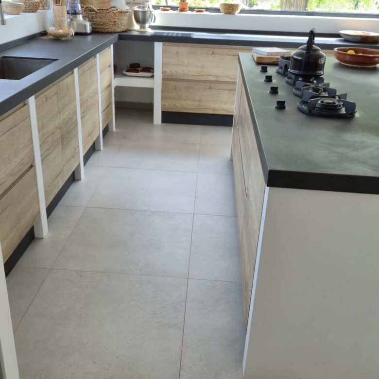 B&B te koop in Almansa: Unieke Off-grid Finca met Toeristische Licentie
