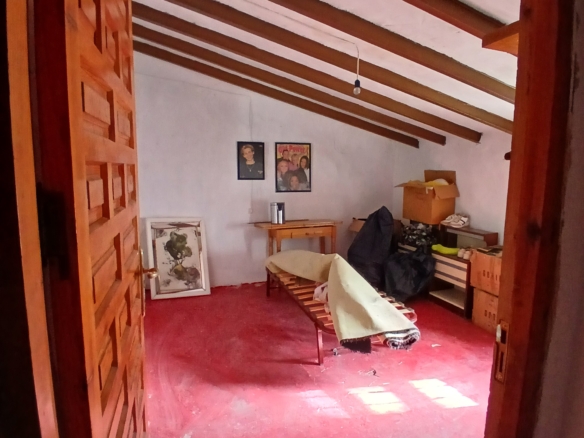 Exclusieve Off-Grid Finca met Gigantisch Perceel & Zwembad in Caudete