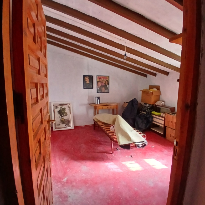 Exclusieve Off-Grid Finca met Gigantisch Perceel & Zwembad in Caudete