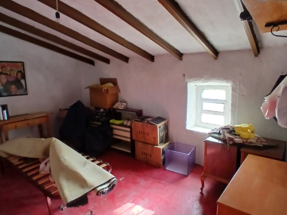 Exclusieve Off-Grid Finca met Gigantisch Perceel & Zwembad in Caudete