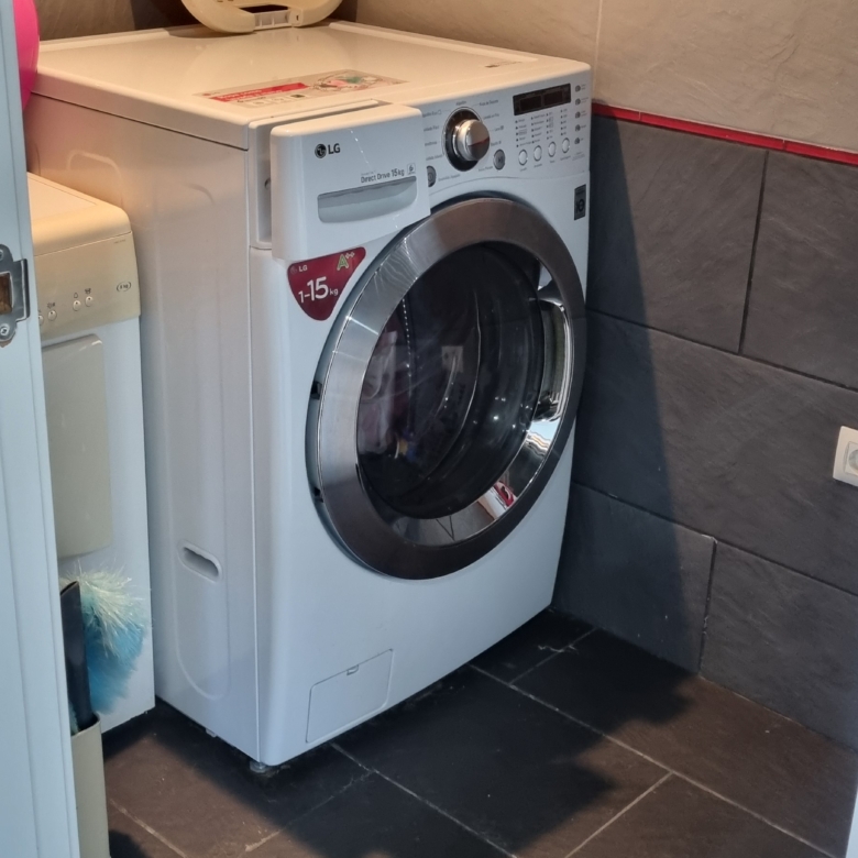 Unieke luxe villa met gastenverblijf en privézwembad te koop in Hondón de los Frailes
