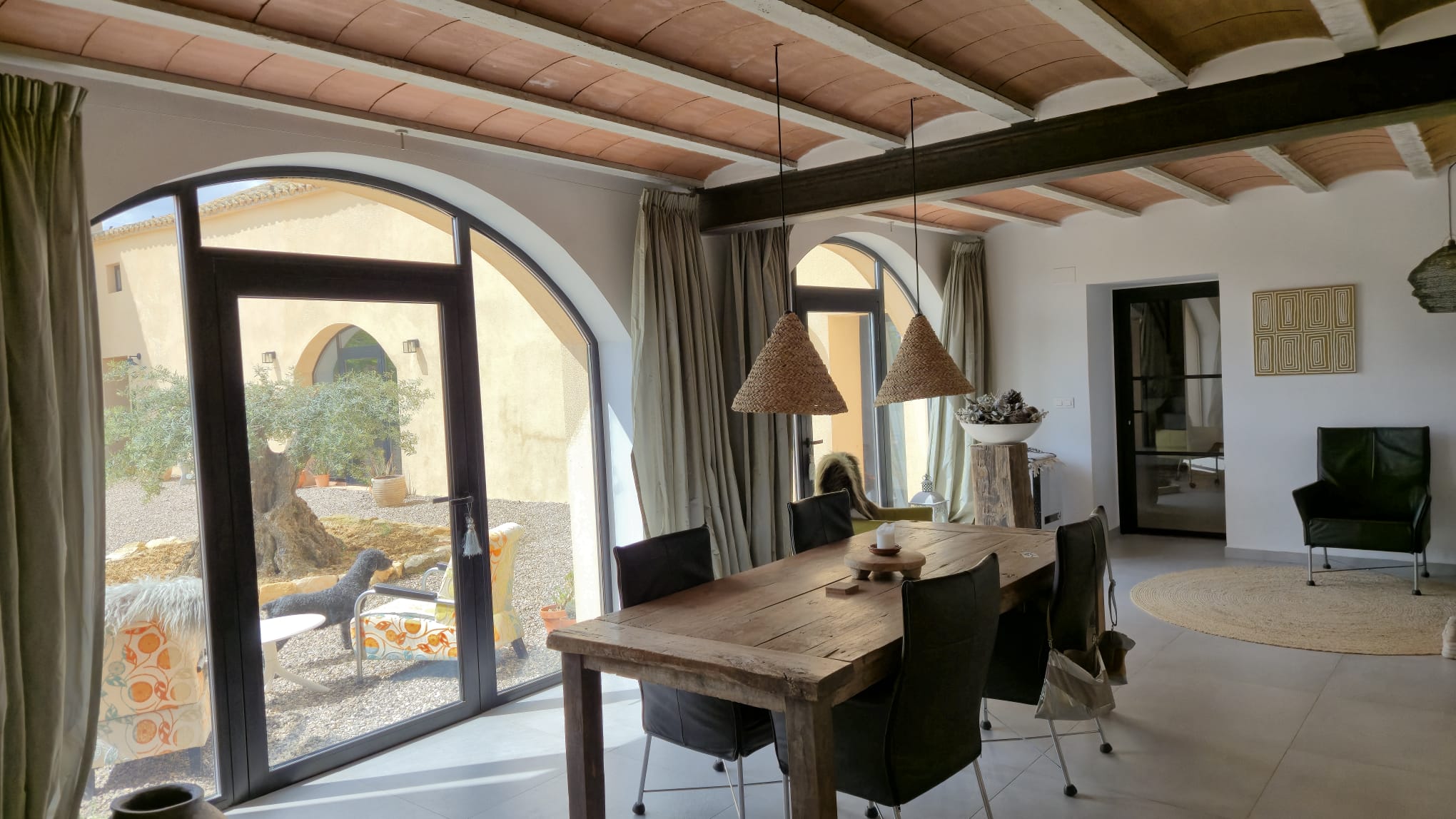 B&B te koop in Almansa: Unieke Off-grid Finca met Toeristische Licentie