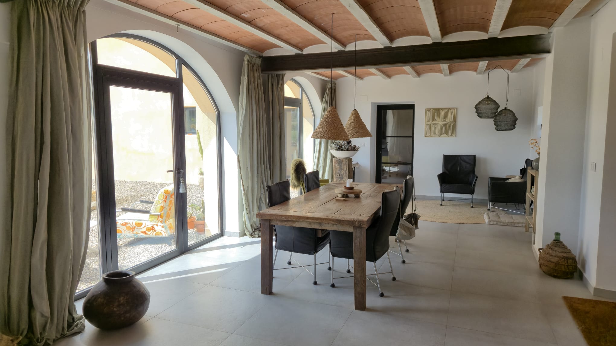 B&B te koop in Almansa: Unieke Off-grid Finca met Toeristische Licentie