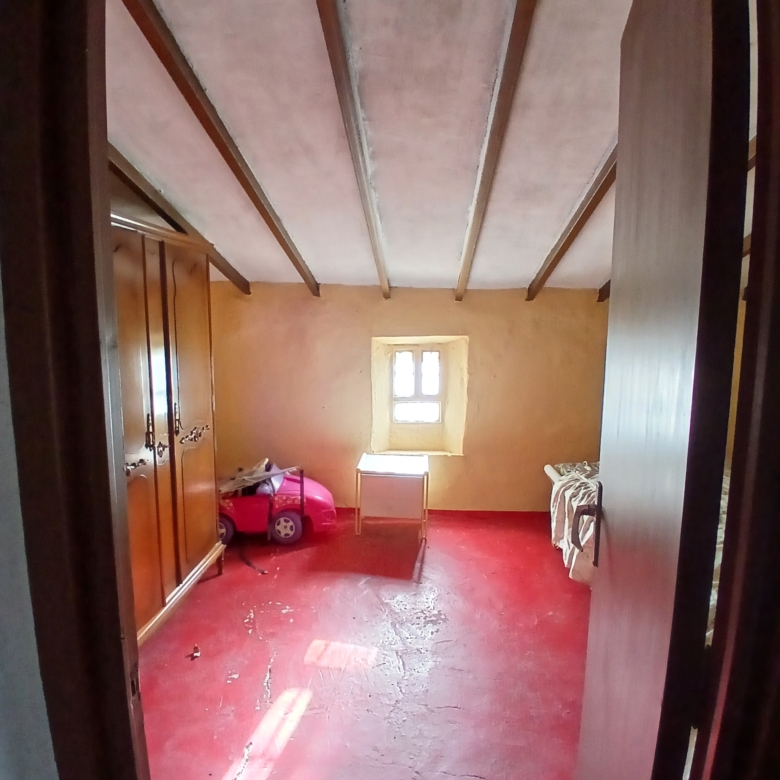 Exclusieve Off-Grid Finca met Gigantisch Perceel & Zwembad in Caudete