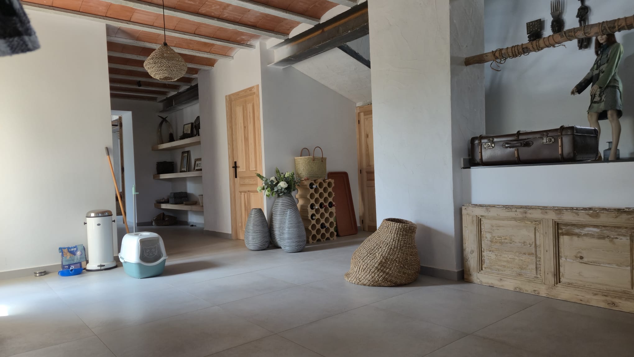 B&B te koop in Almansa: Unieke Off-grid Finca met Toeristische Licentie