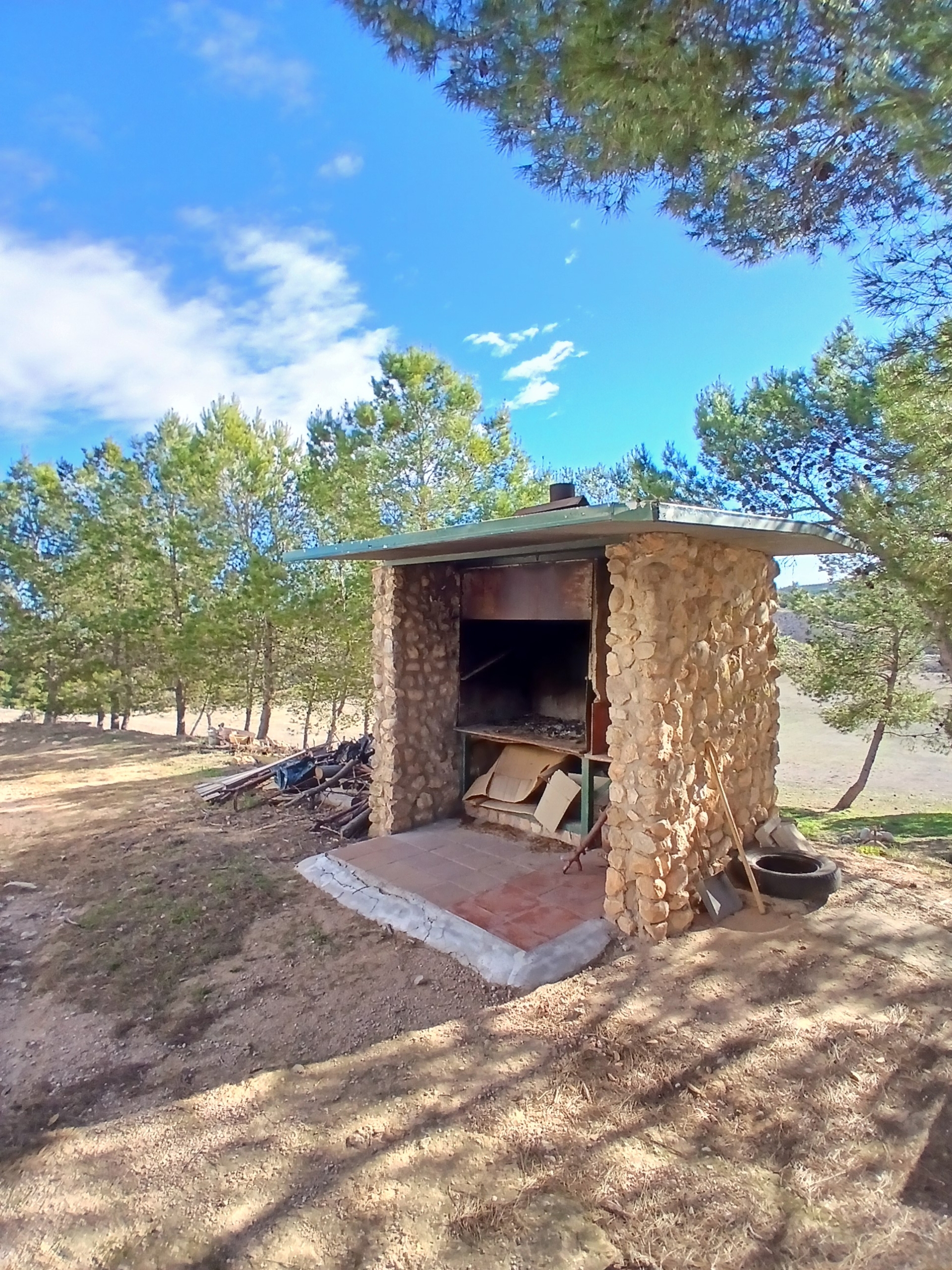 Exclusieve Off-Grid Finca met Gigantisch Perceel & Zwembad in Caudete