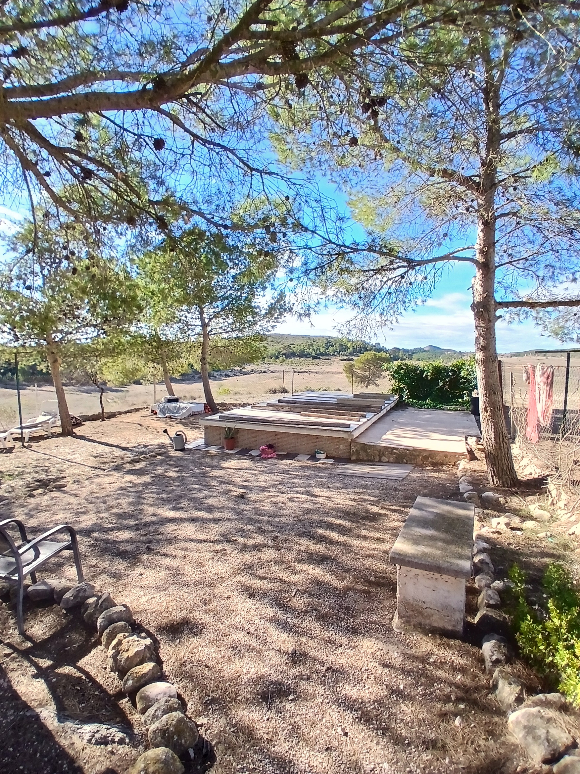 Exclusieve Off-Grid Finca met Gigantisch Perceel & Zwembad in Caudete