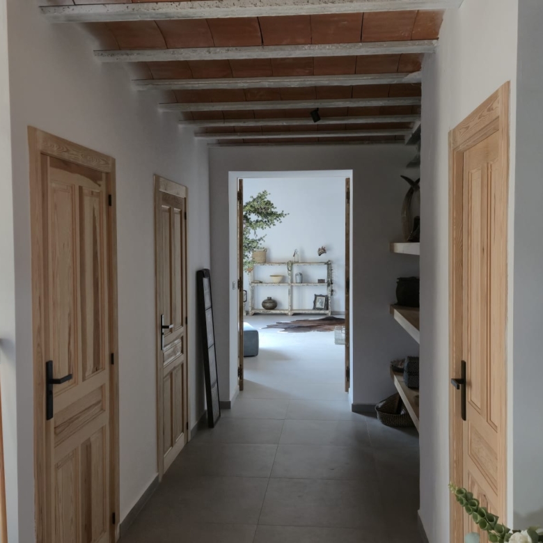 B&B te koop in Almansa: Unieke Off-grid Finca met Toeristische Licentie