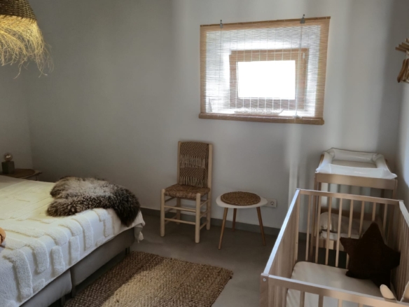 B&B te koop in Almansa: Unieke Off-grid Finca met Toeristische Licentie