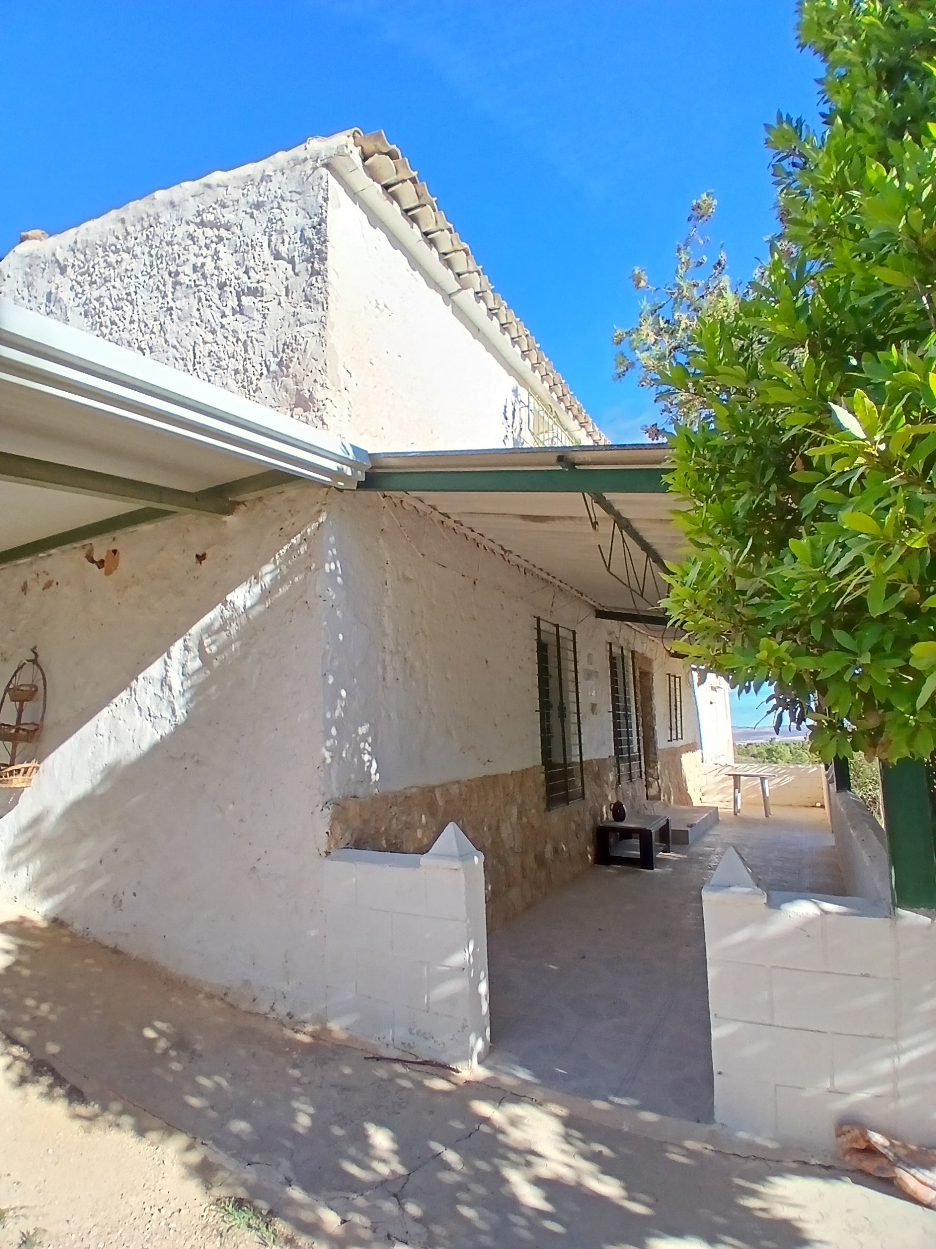 Exclusieve Off-Grid Finca met Gigantisch Perceel & Zwembad in Caudete