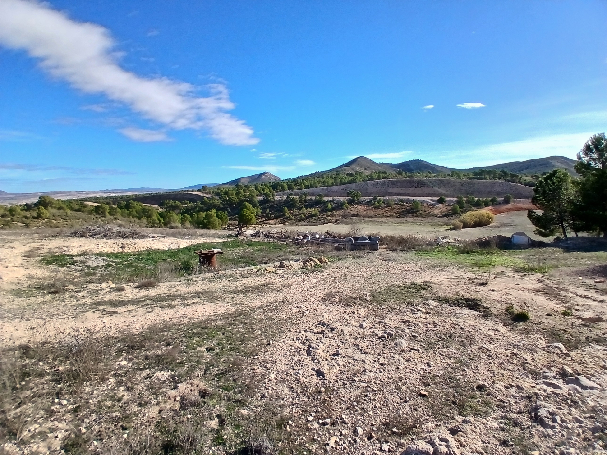 Exclusieve Off-Grid Finca met Gigantisch Perceel & Zwembad in Caudete
