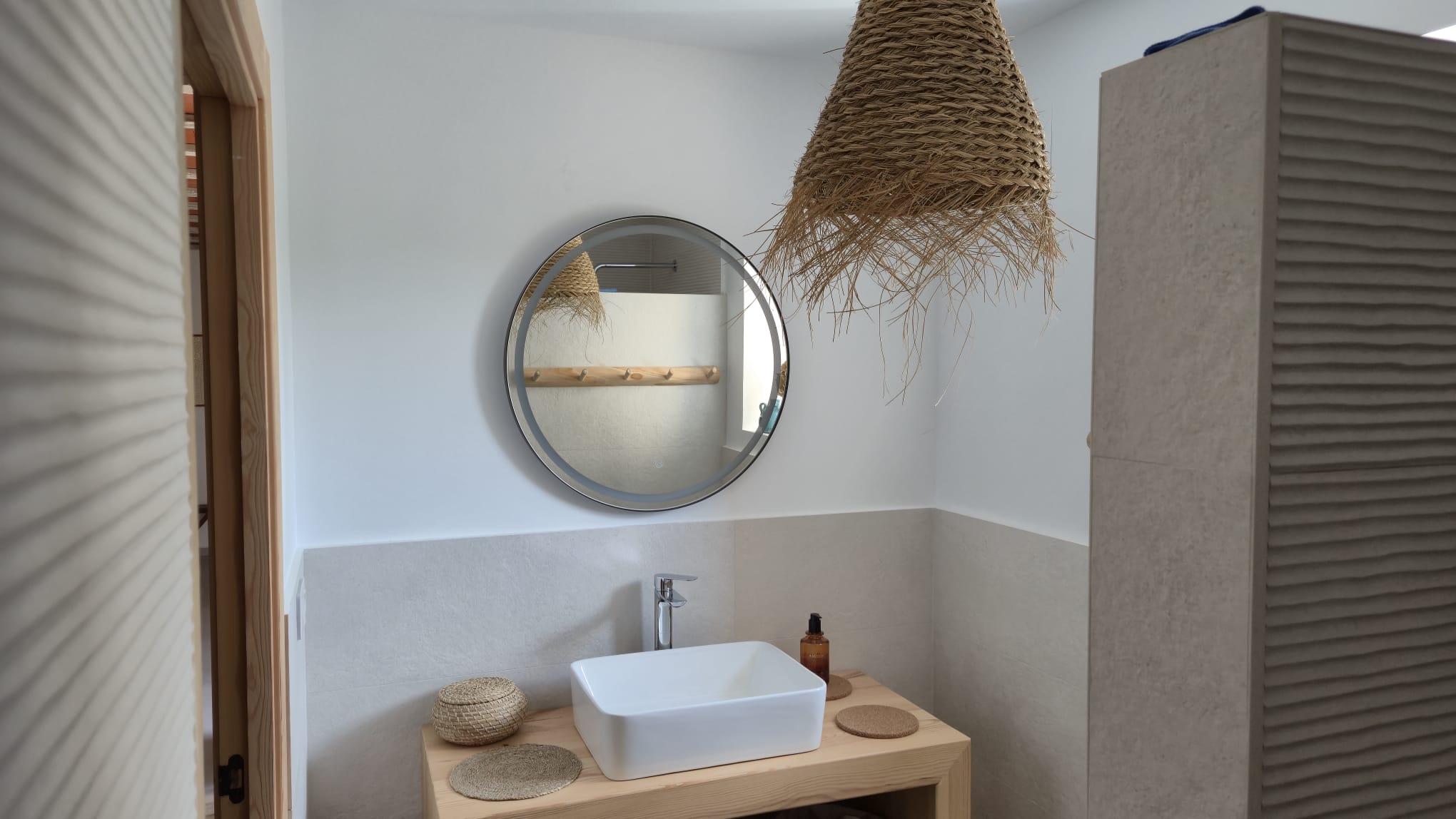 B&B te koop in Almansa: Unieke Off-grid Finca met Toeristische Licentie