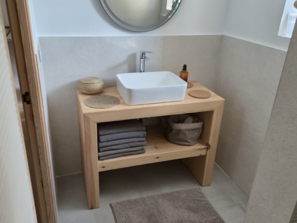 B&B te koop in Almansa: Unieke Off-grid Finca met Toeristische Licentie