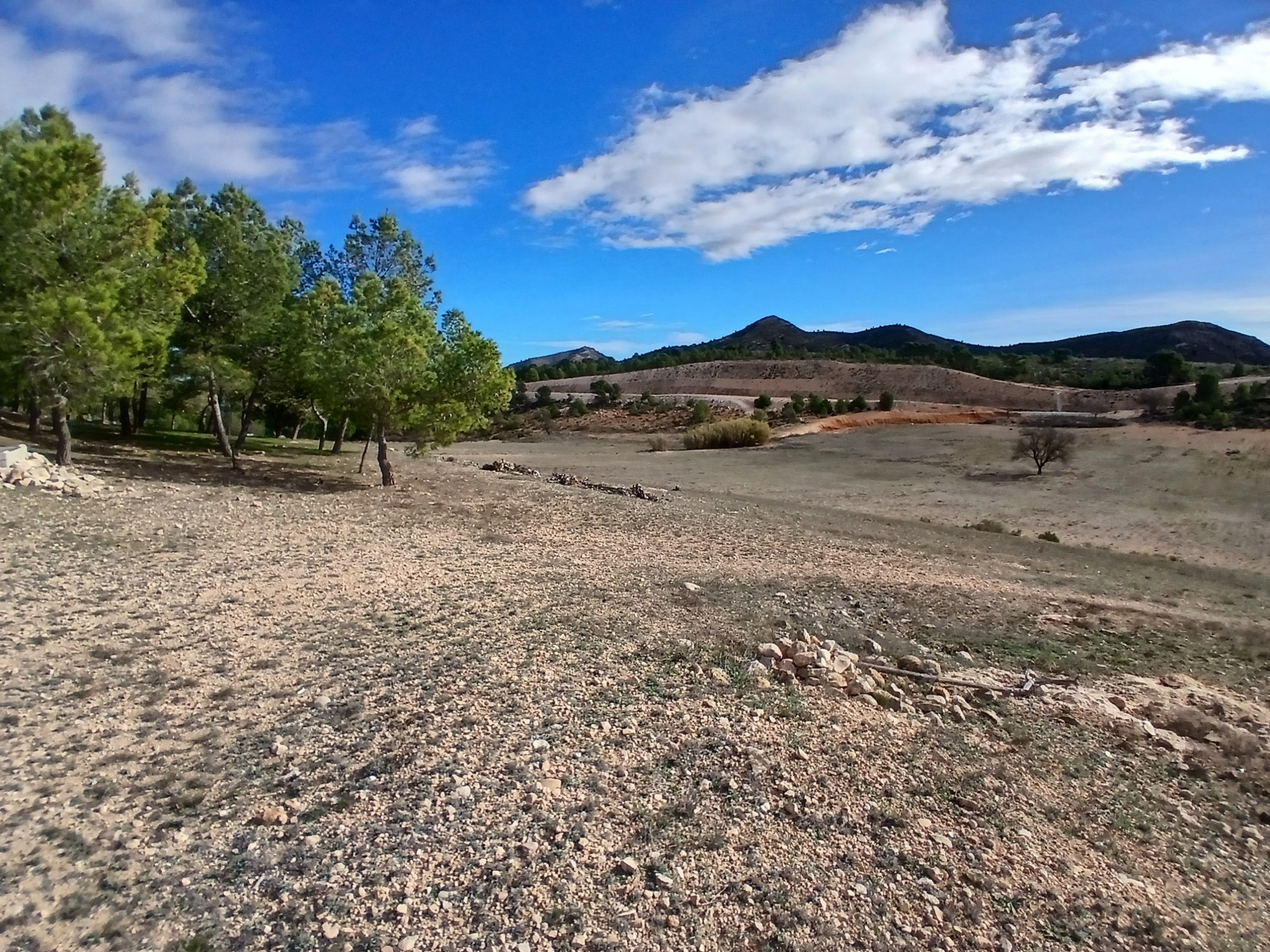 Exclusieve Off-Grid Finca met Gigantisch Perceel & Zwembad in Caudete
