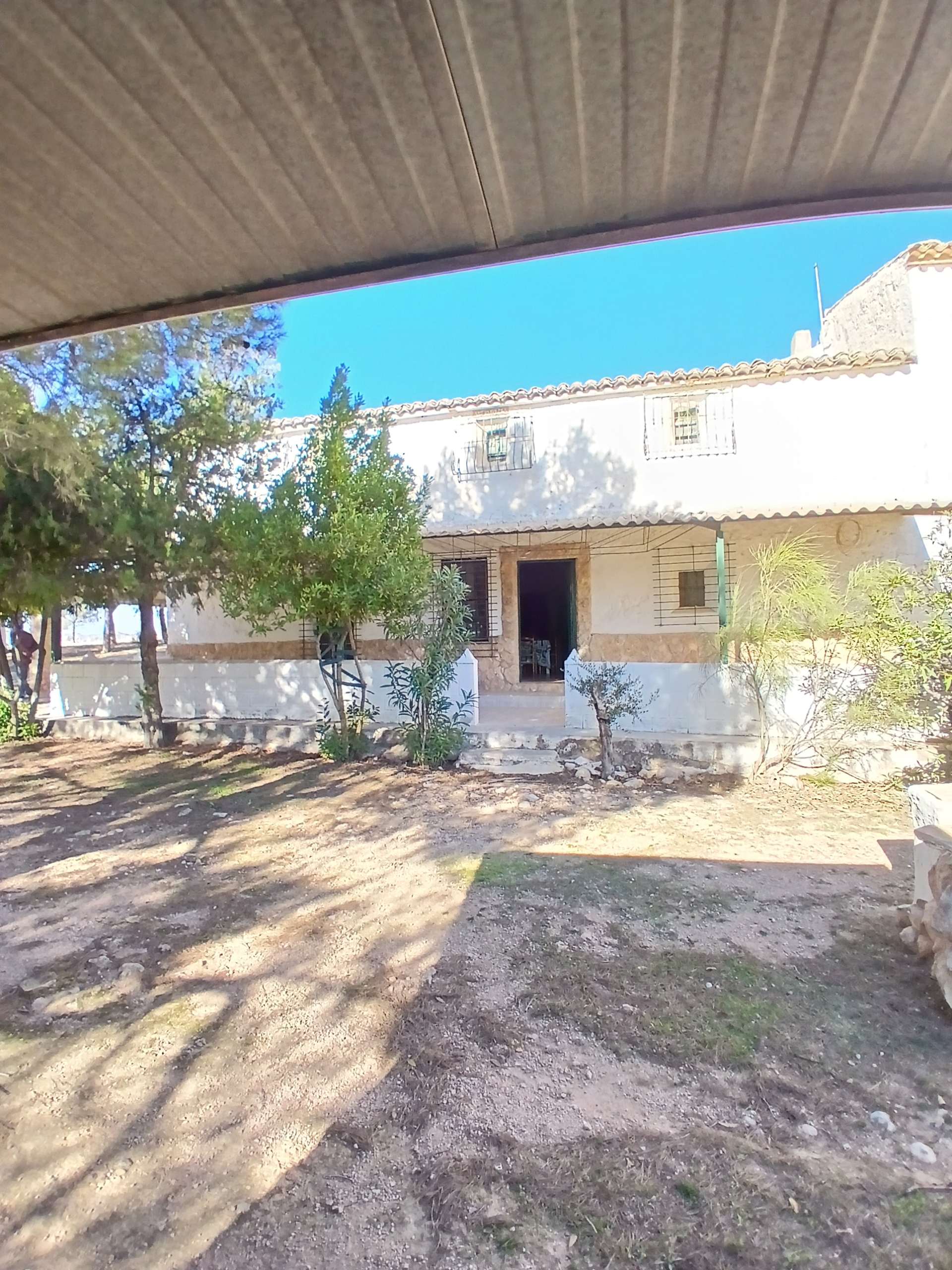 Exclusieve Off-Grid Finca met Gigantisch Perceel & Zwembad in Caudete
