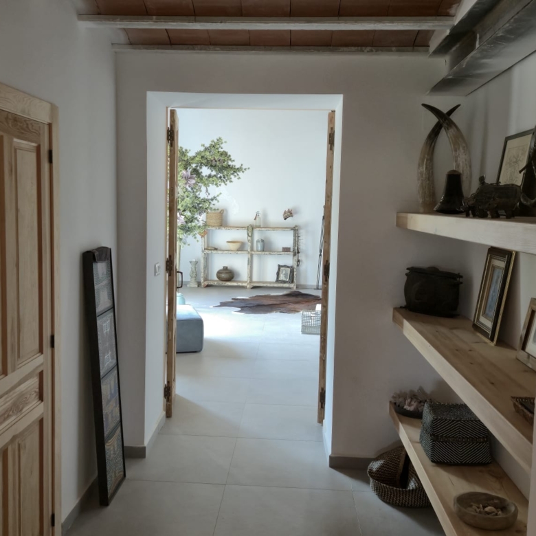 B&B te koop in Almansa: Unieke Off-grid Finca met Toeristische Licentie