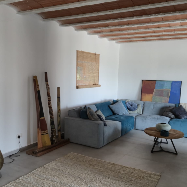 B&B te koop in Almansa: Unieke Off-grid Finca met Toeristische Licentie