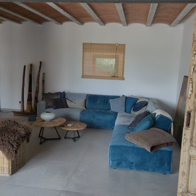 B&B te koop in Almansa: Unieke Off-grid Finca met Toeristische Licentie