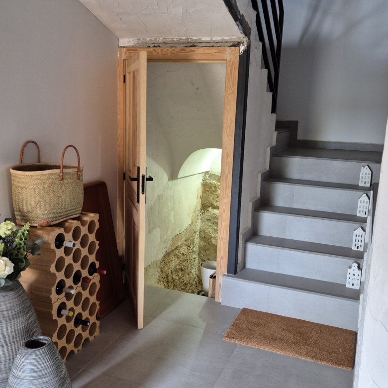 B&B te koop in Almansa: Unieke Off-grid Finca met Toeristische Licentie