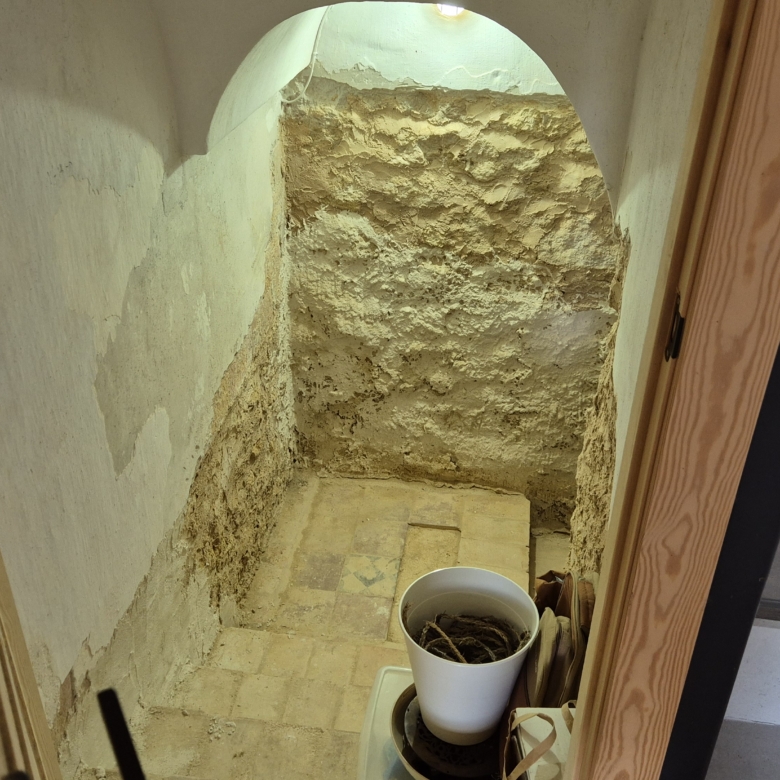 B&B te koop in Almansa: Unieke Off-grid Finca met Toeristische Licentie