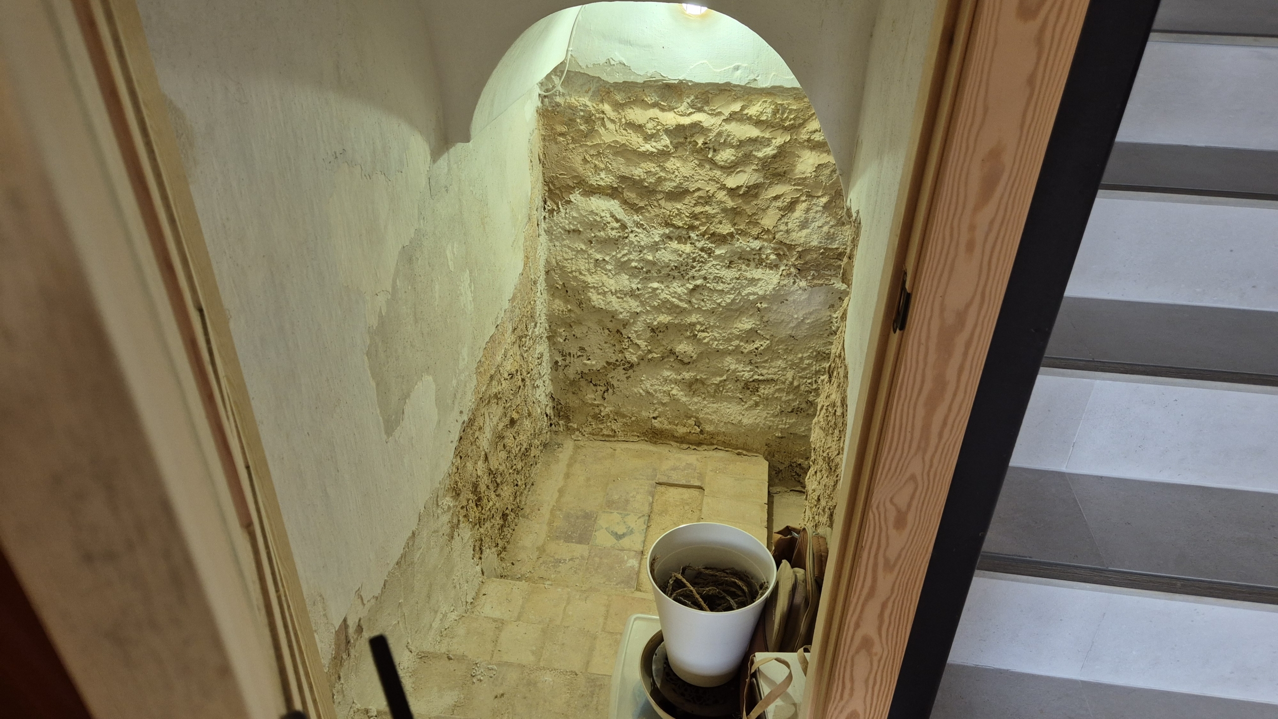 B&B te koop in Almansa: Unieke Off-grid Finca met Toeristische Licentie
