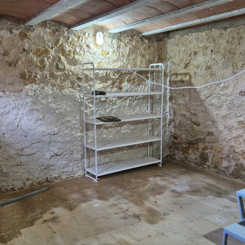 B&B te koop in Almansa: Unieke Off-grid Finca met Toeristische Licentie