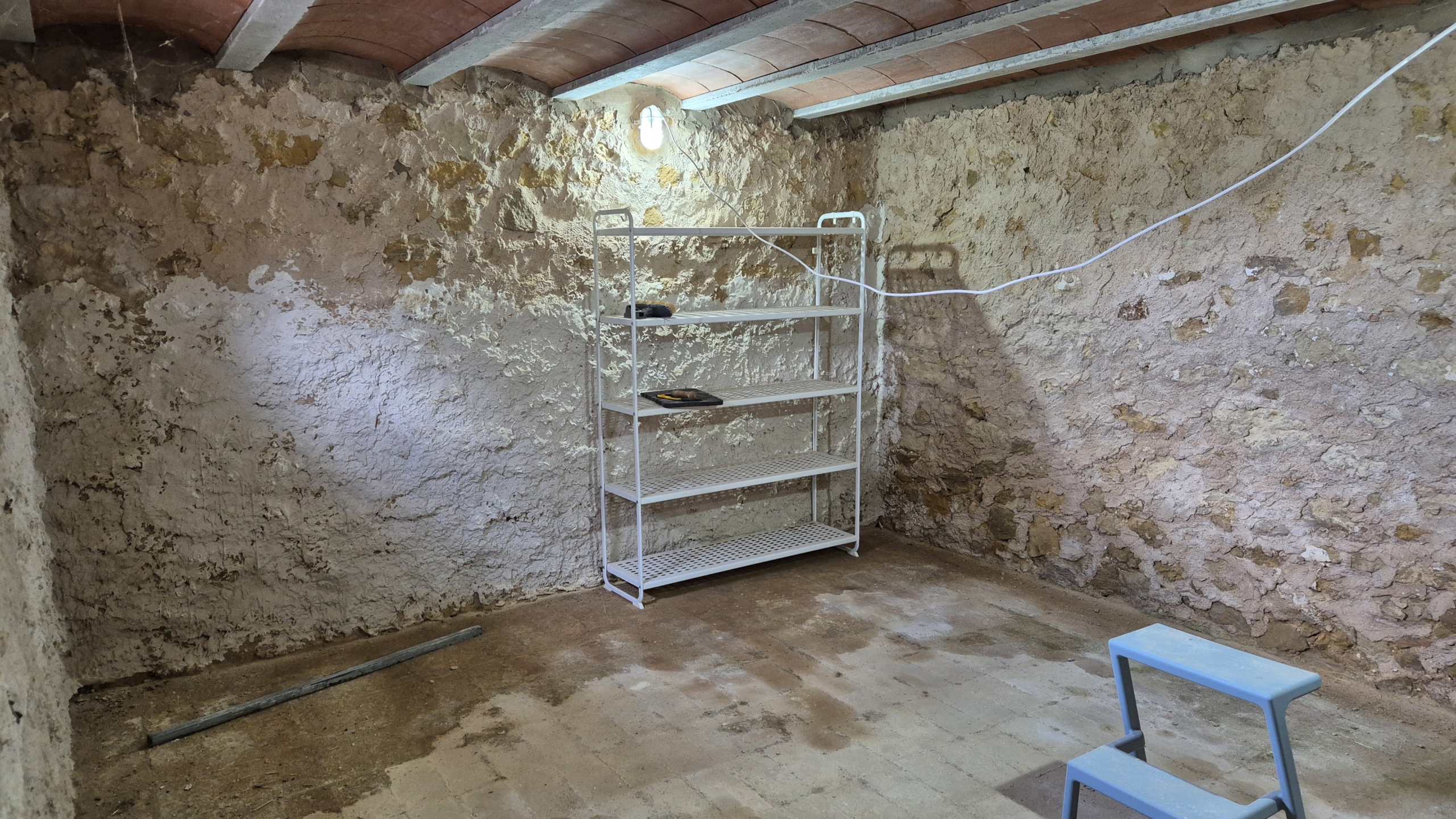 B&B te koop in Almansa: Unieke Off-grid Finca met Toeristische Licentie