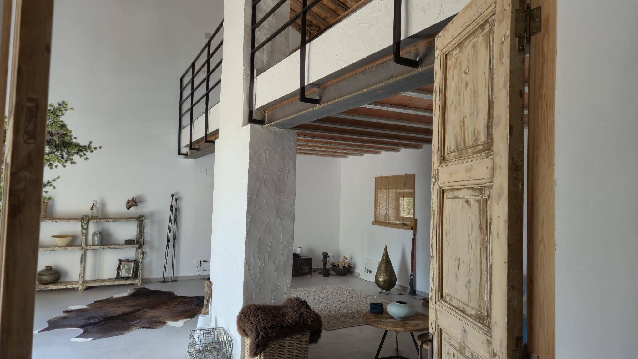 B&B te koop in Almansa: Unieke Off-grid Finca met Toeristische Licentie