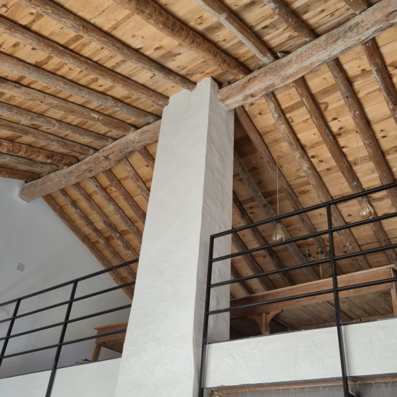 B&B te koop in Almansa: Unieke Off-grid Finca met Toeristische Licentie