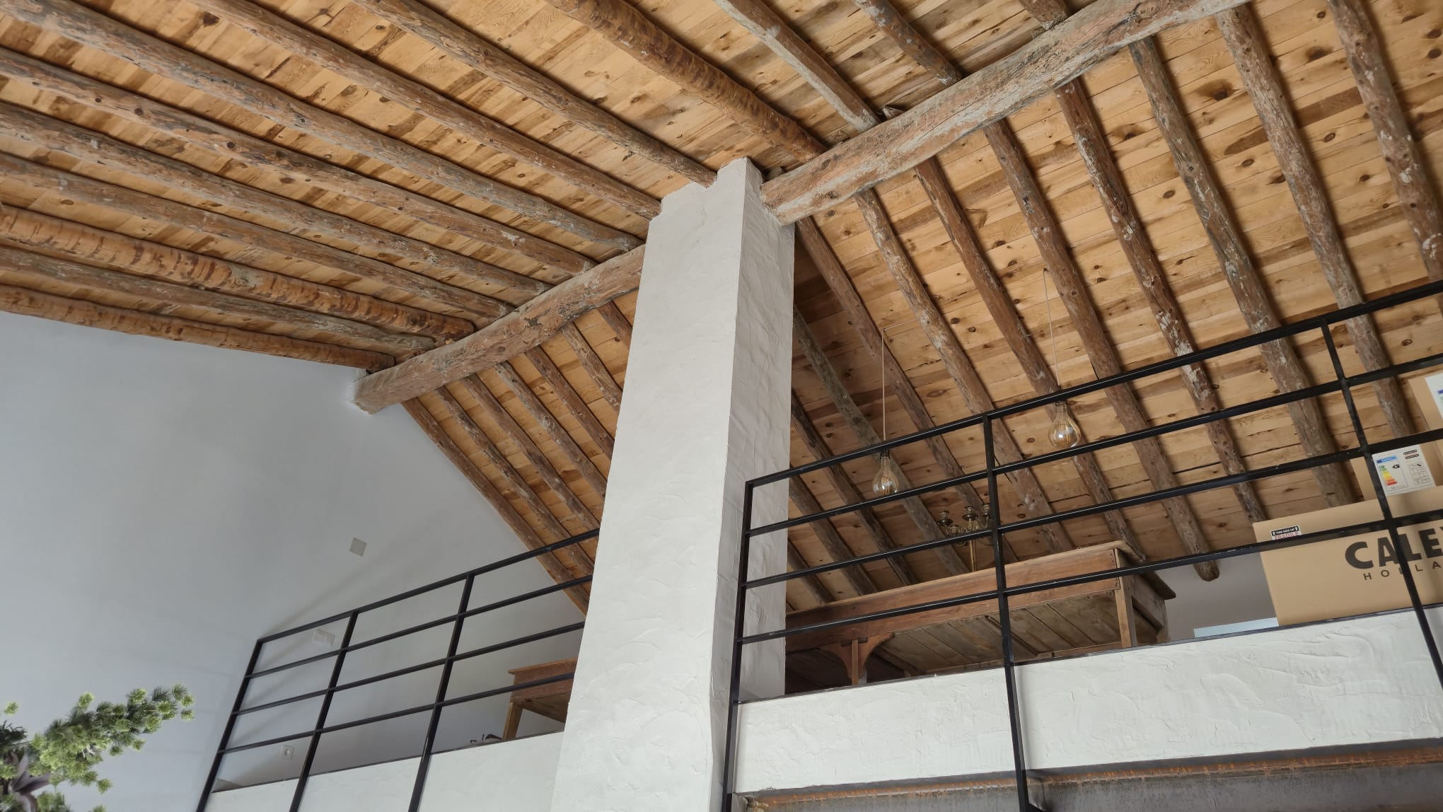 B&B te koop in Almansa: Unieke Off-grid Finca met Toeristische Licentie